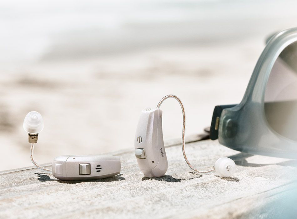 Ace-primax_hearing-aids-beach_950x700px